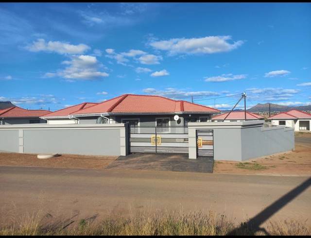 3 BEDROOM HOUSE FOR SALE IN QUEENSTOWN CENTRAL